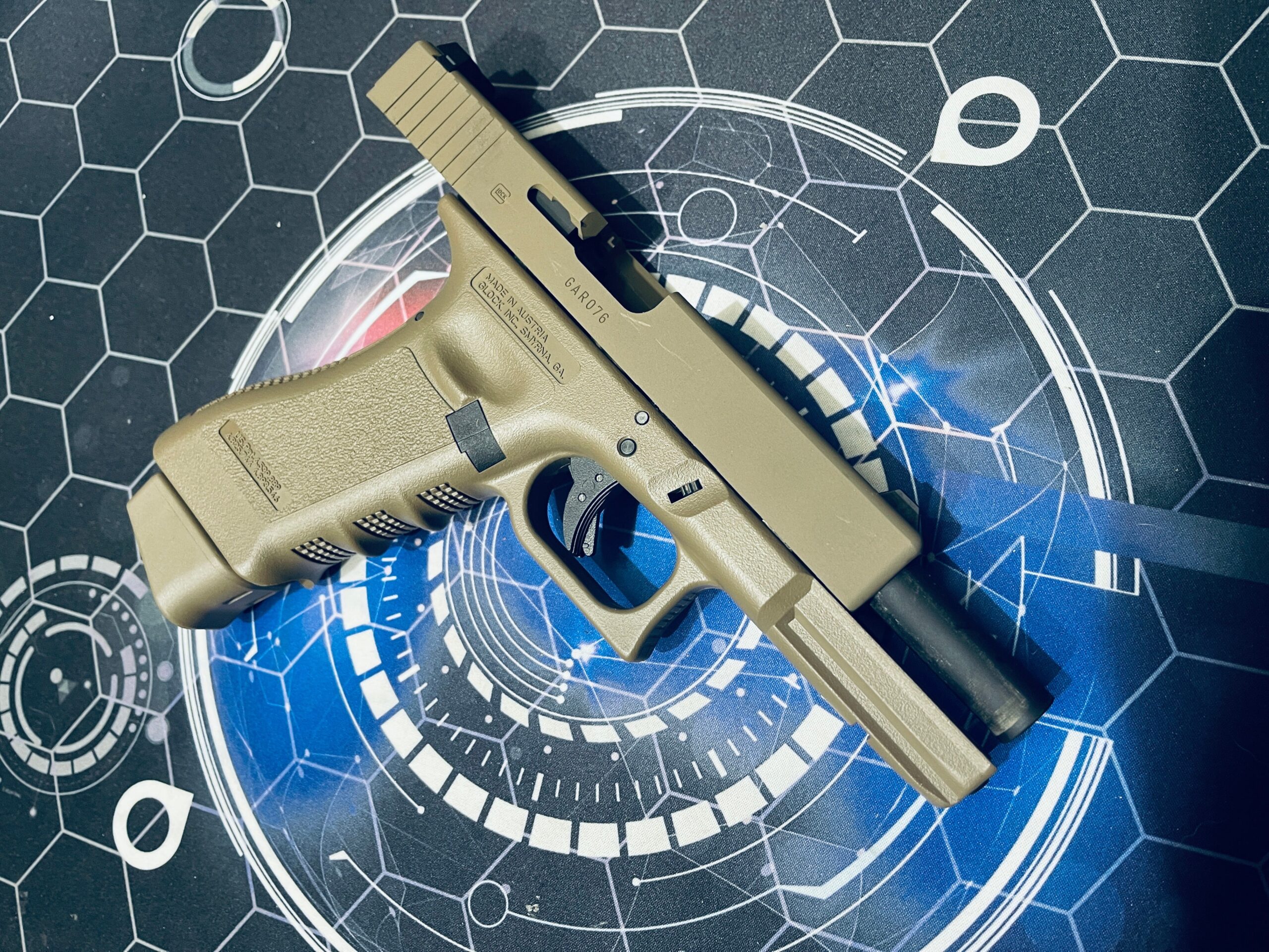 Custom Guarder Glock G17 FDE Gen 3 - Image 7