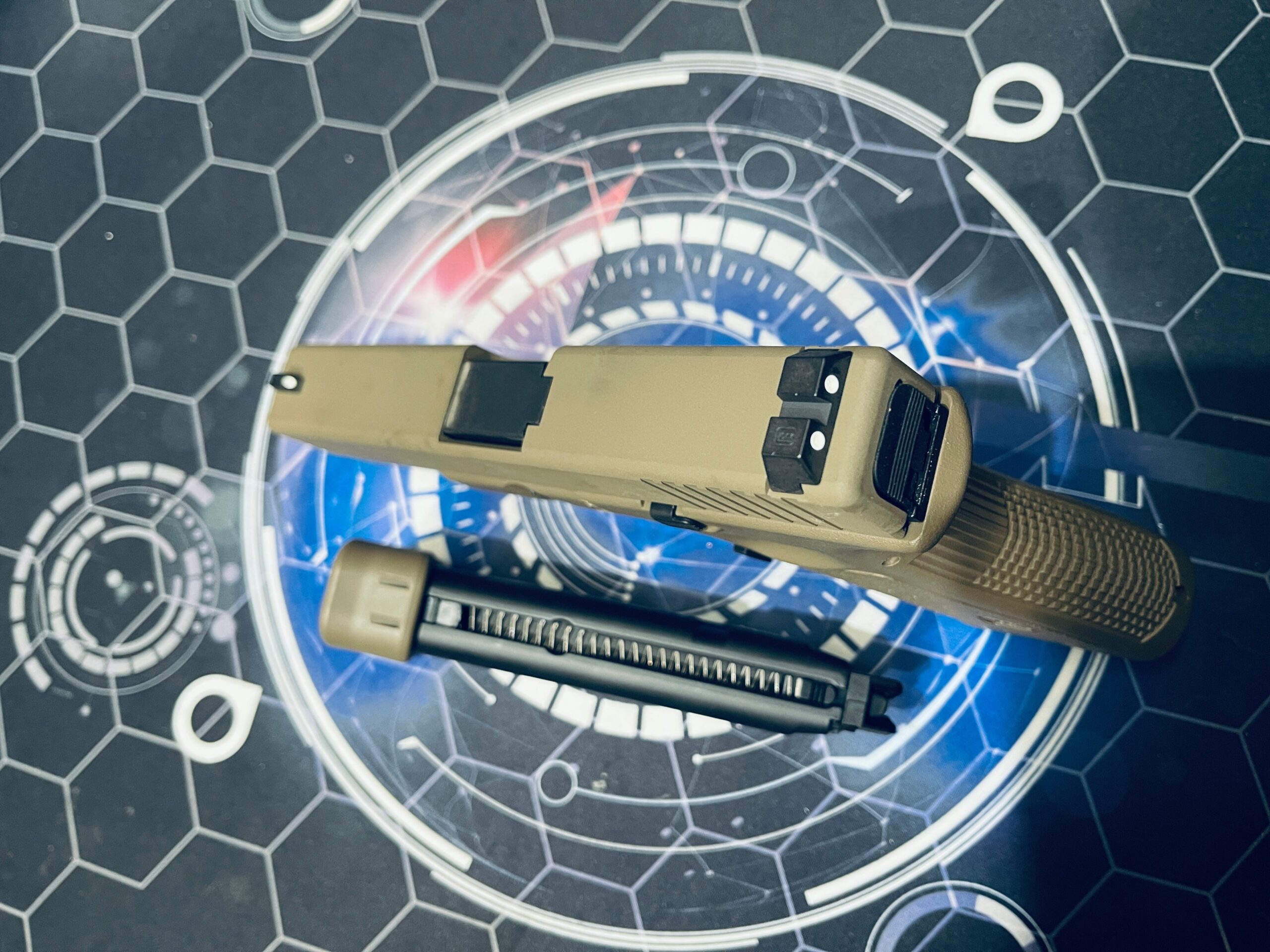 Custom Guarder Glock G17 FDE Gen 3 - Image 8