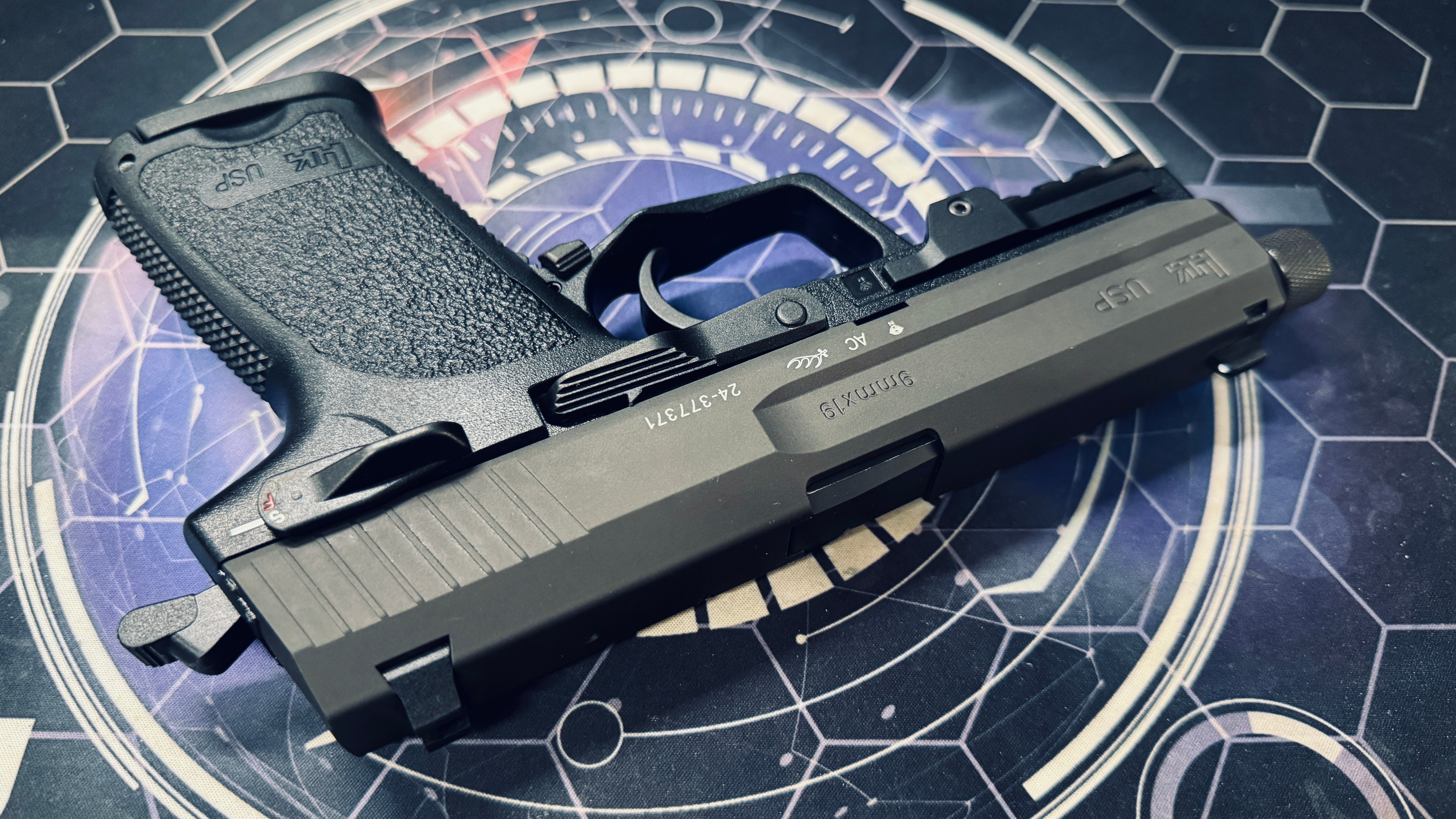 Custom Tokyo Marui / Guarder Aluminium USP Gel Blaster w/Threaded Barrel + Rail Adaptor - Image 7
