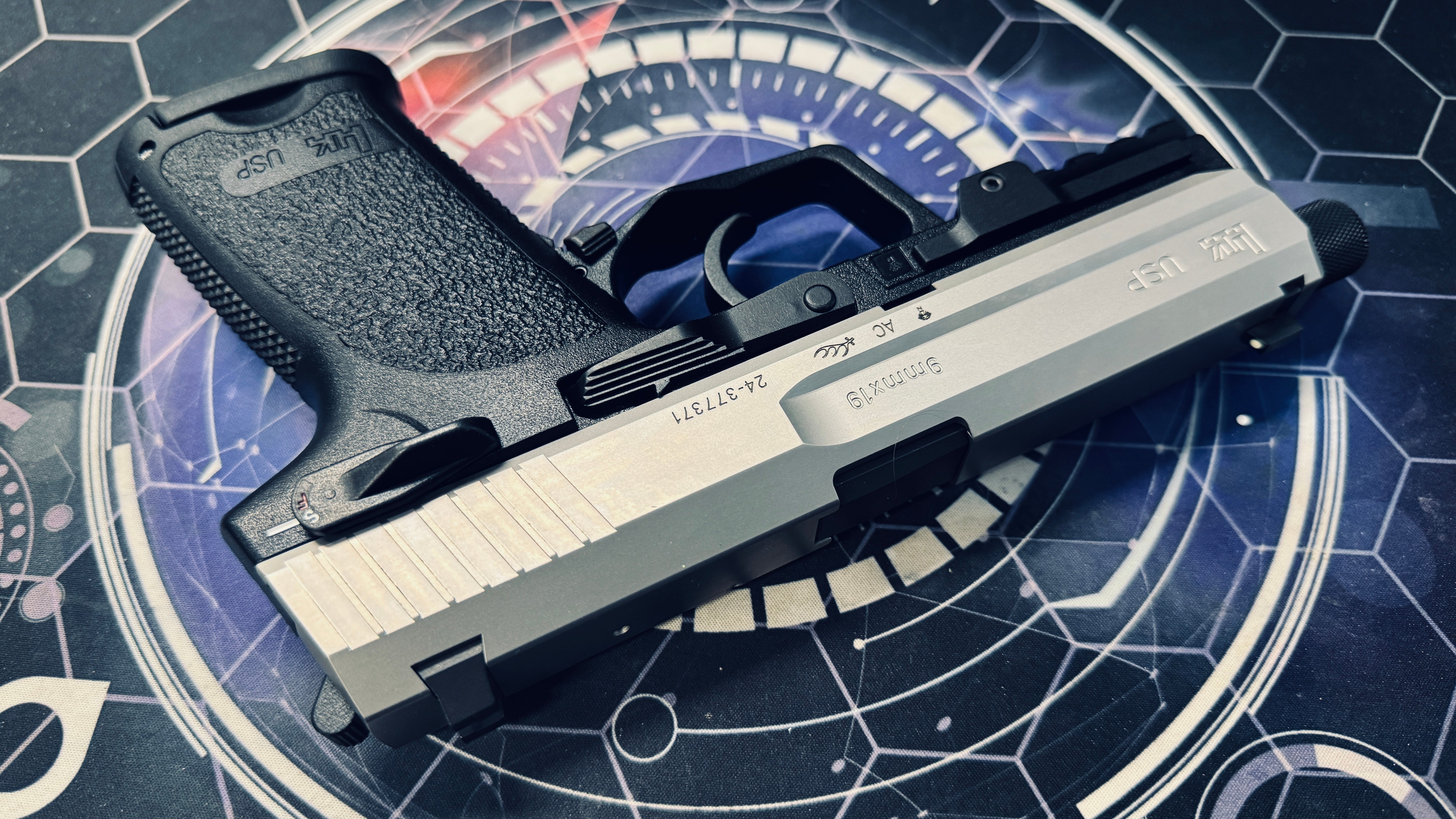 Custom Tokyo Marui / Guarder Stainless Steel USP Gel Blaster w/Threaded Barrel + Rail Adaptor - Image 4