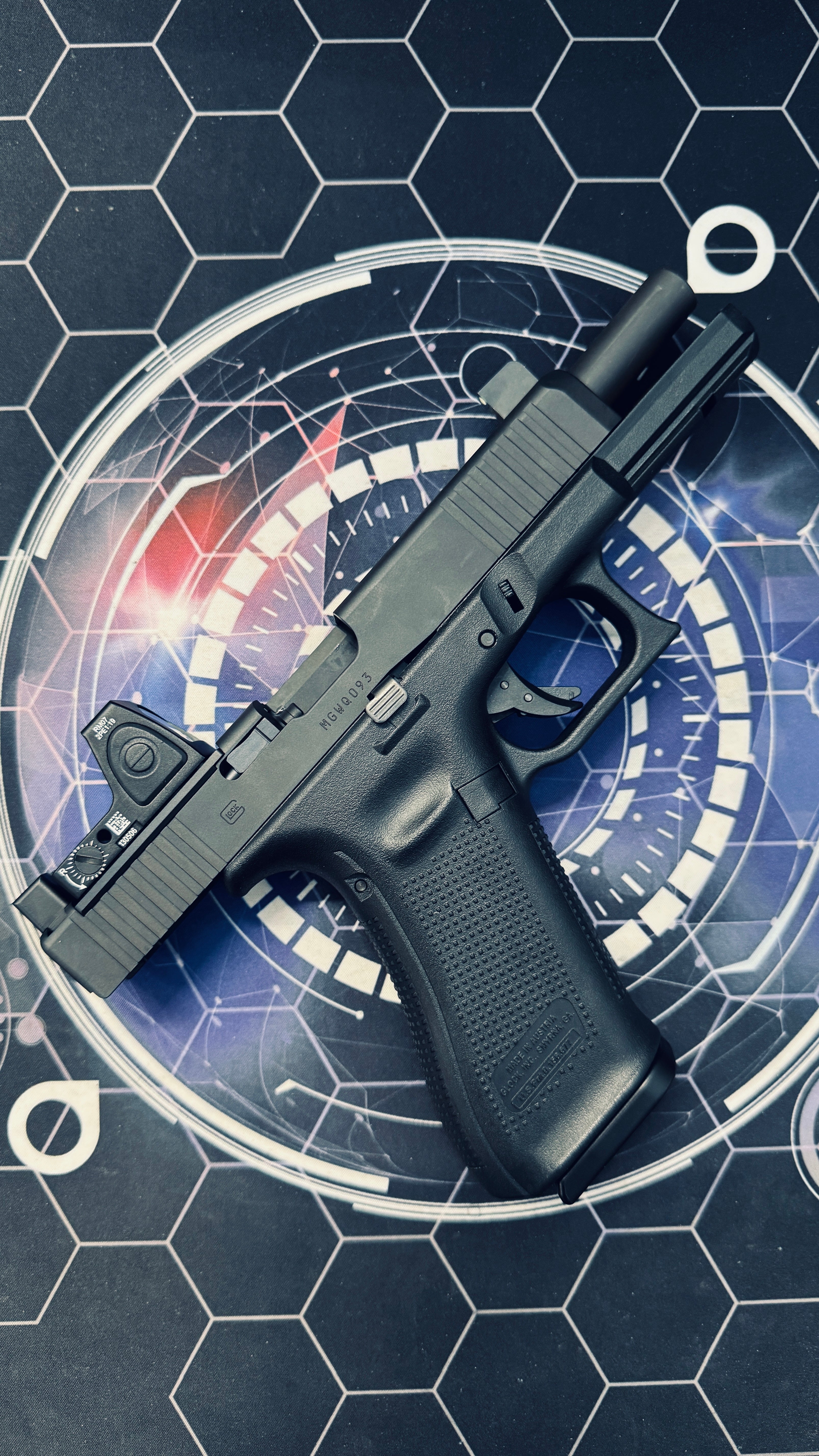 Guarder G17 Gen 5 MOS Custom Gel Blaster - Steel Slide Version - Image 10