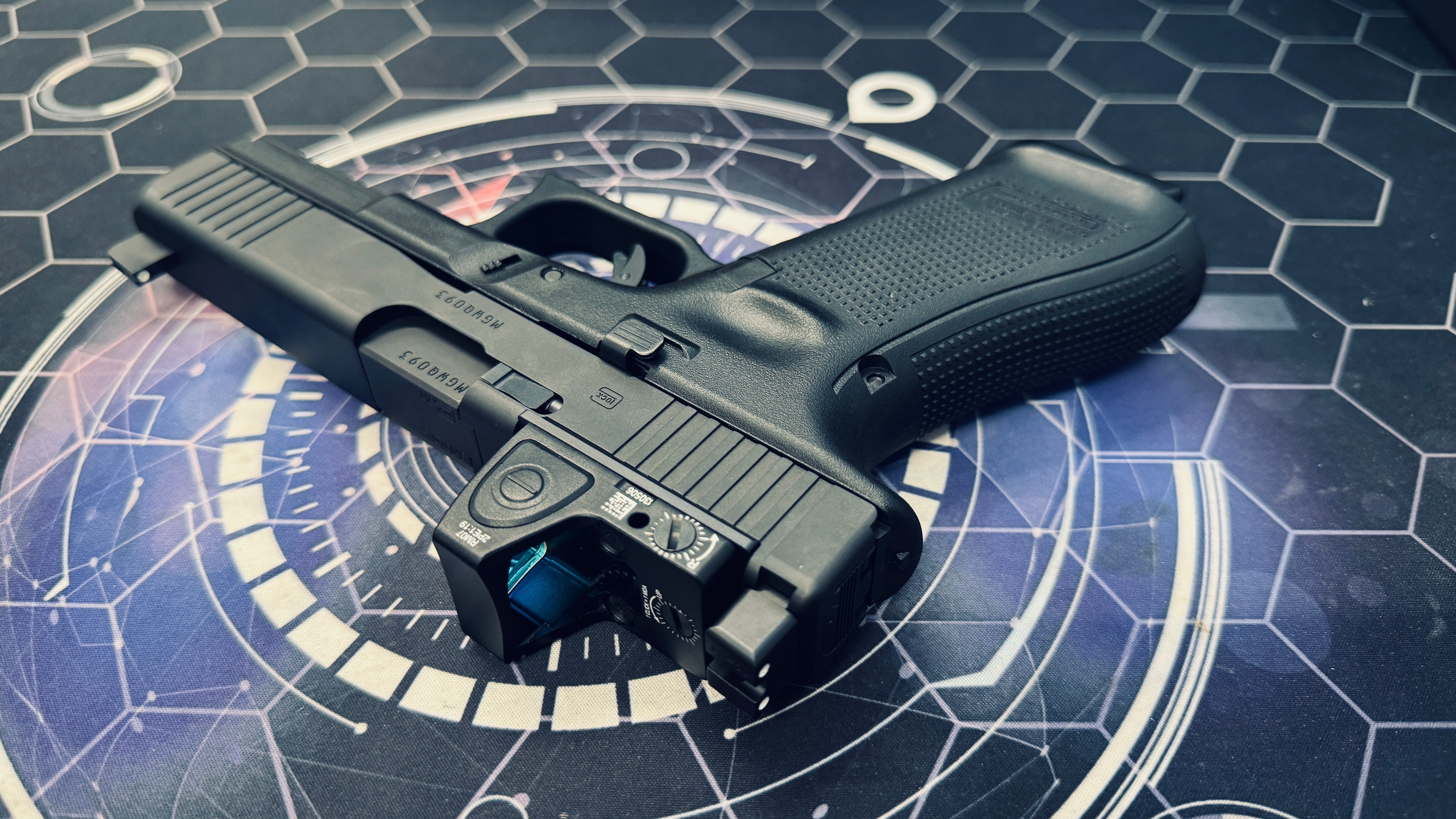 Guarder G17 Gen 5 MOS Custom Gel Blaster - Steel Slide Version - Image 7